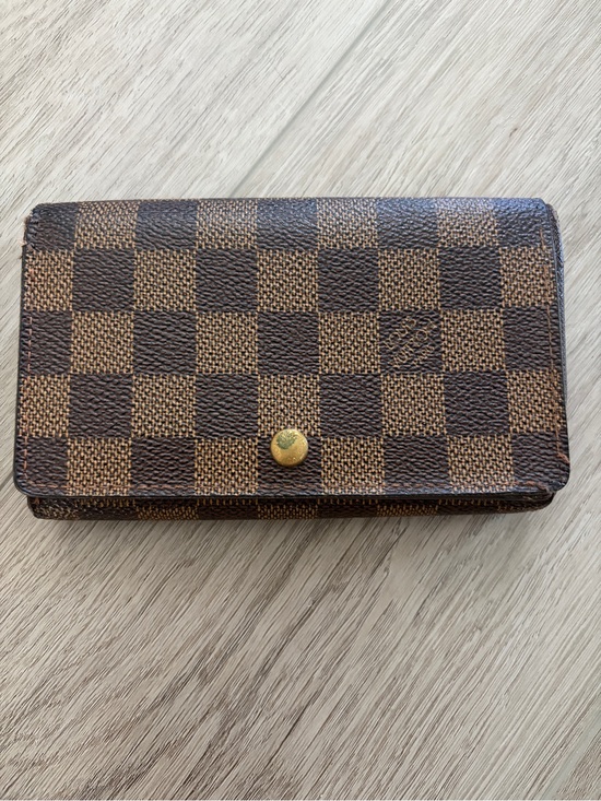Louis Vuitton Handbags - Louis Vuitton Brown Damier Medium Wallet with Gold Button